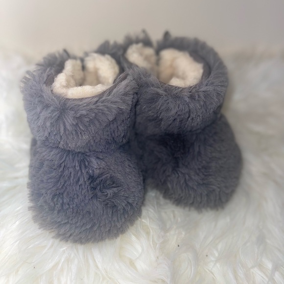 Fuzzy Faux Fur Bow Tie UGG Boots - Picture 3 of 5